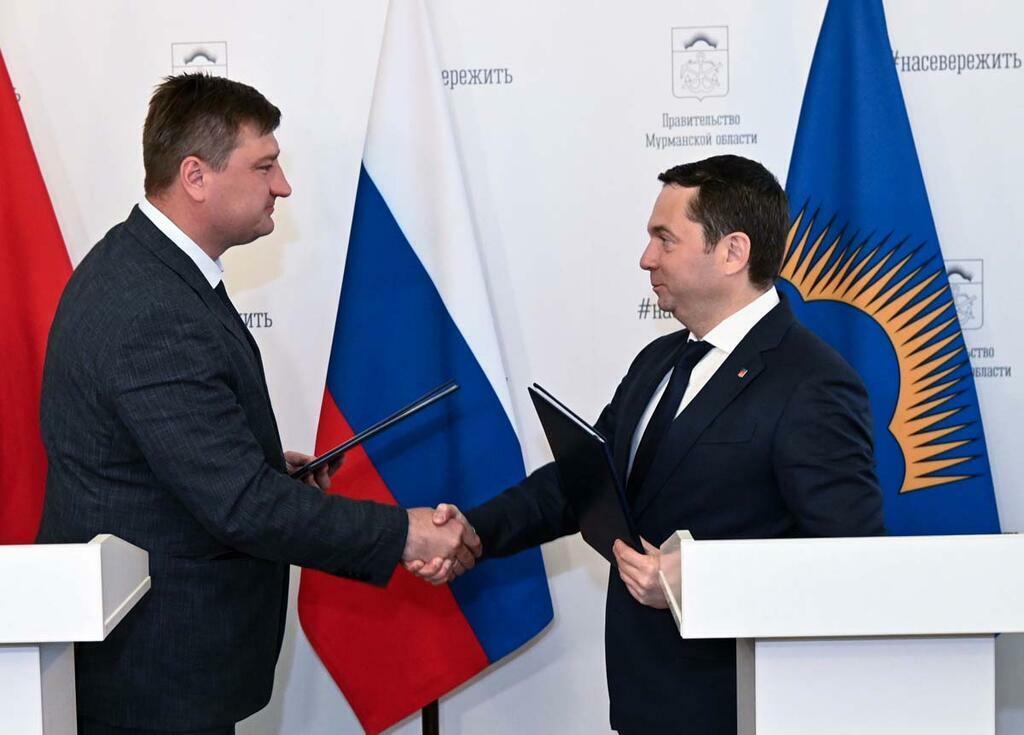 Соглашение подписали гендиректор ОАО &laquo;БелАЗ&raquo; Сергей Никифорович и Андрей Чибис.