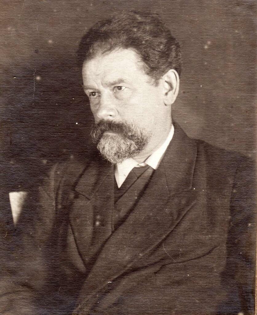 с сайта ic.pics.livejournal.com Иван Николаевич Арнольд. 1929 г.