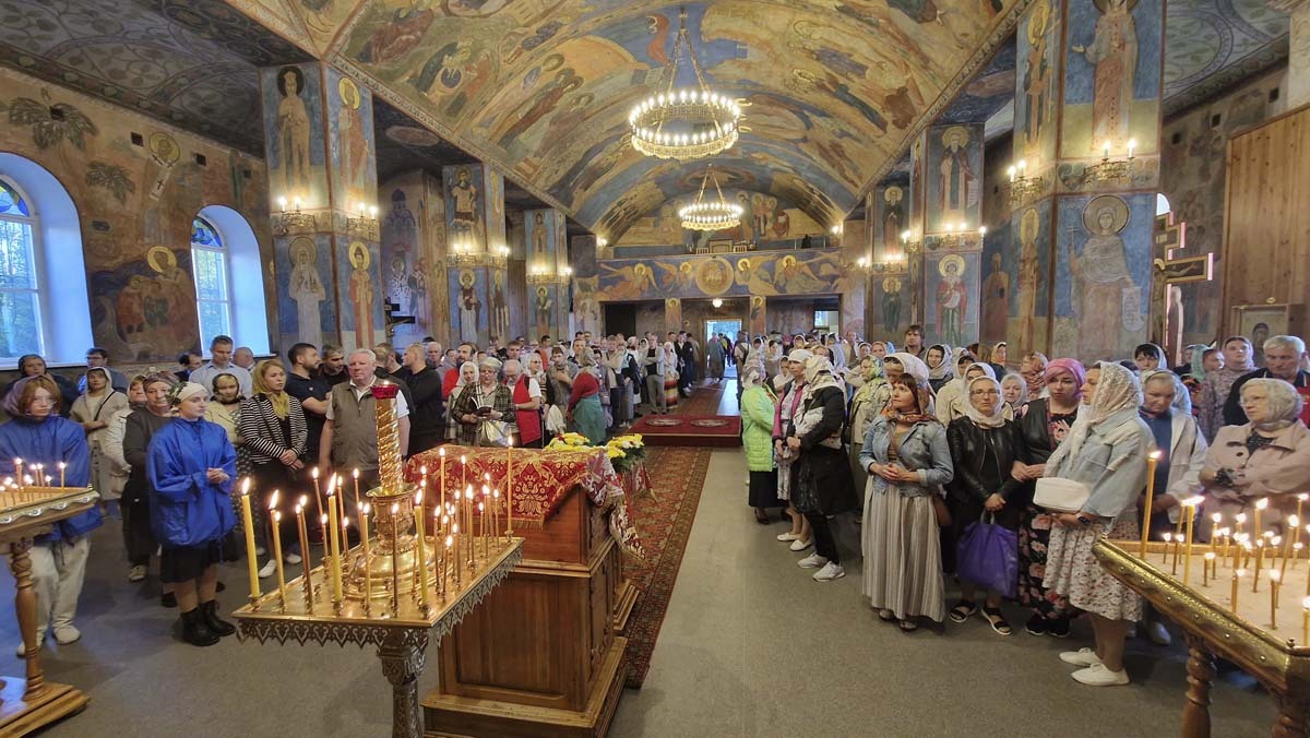 Фото Сергея Ещенко.