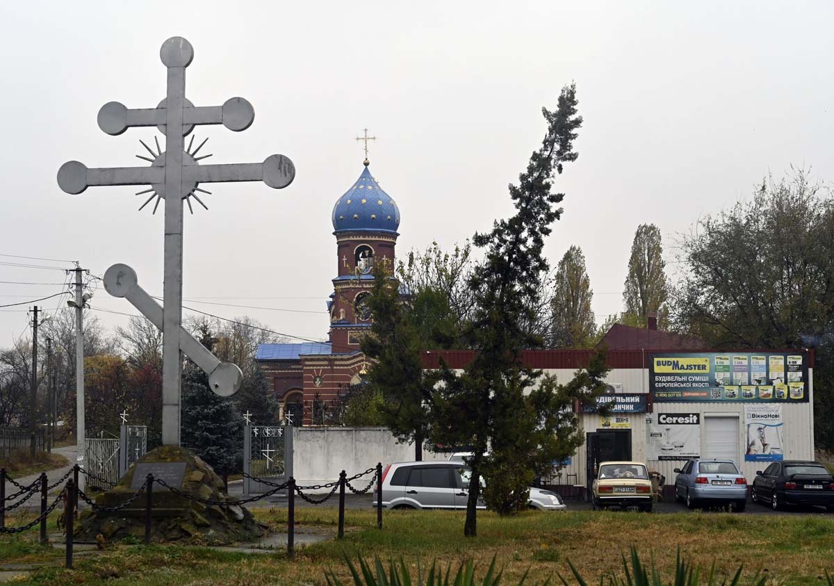 Свято-Екатерининский храм. Фото Льва Федосеева. Свято-Екатерининский храм. Фото Льва Федосеева.