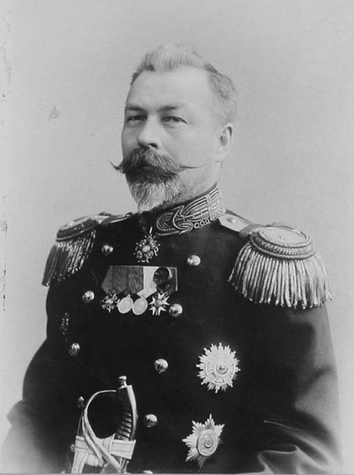 Командир крейсера &laquo;Светлана&raquo; капитан 1-го ранга С. П. Шеин (1853-1905), 15 мая 1905 года остался с гибнущим кораблем, скончался от ран. Фото из коллекции автора.