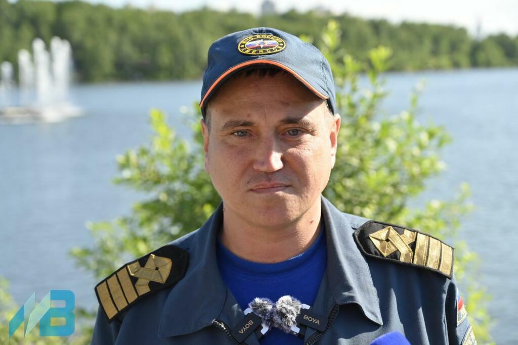 Старший государственный инспектор Центра ГИМС ГУ МЧС России по Мурманской области Ярослав Комарницкий. Фото: Сергей Ещенко.