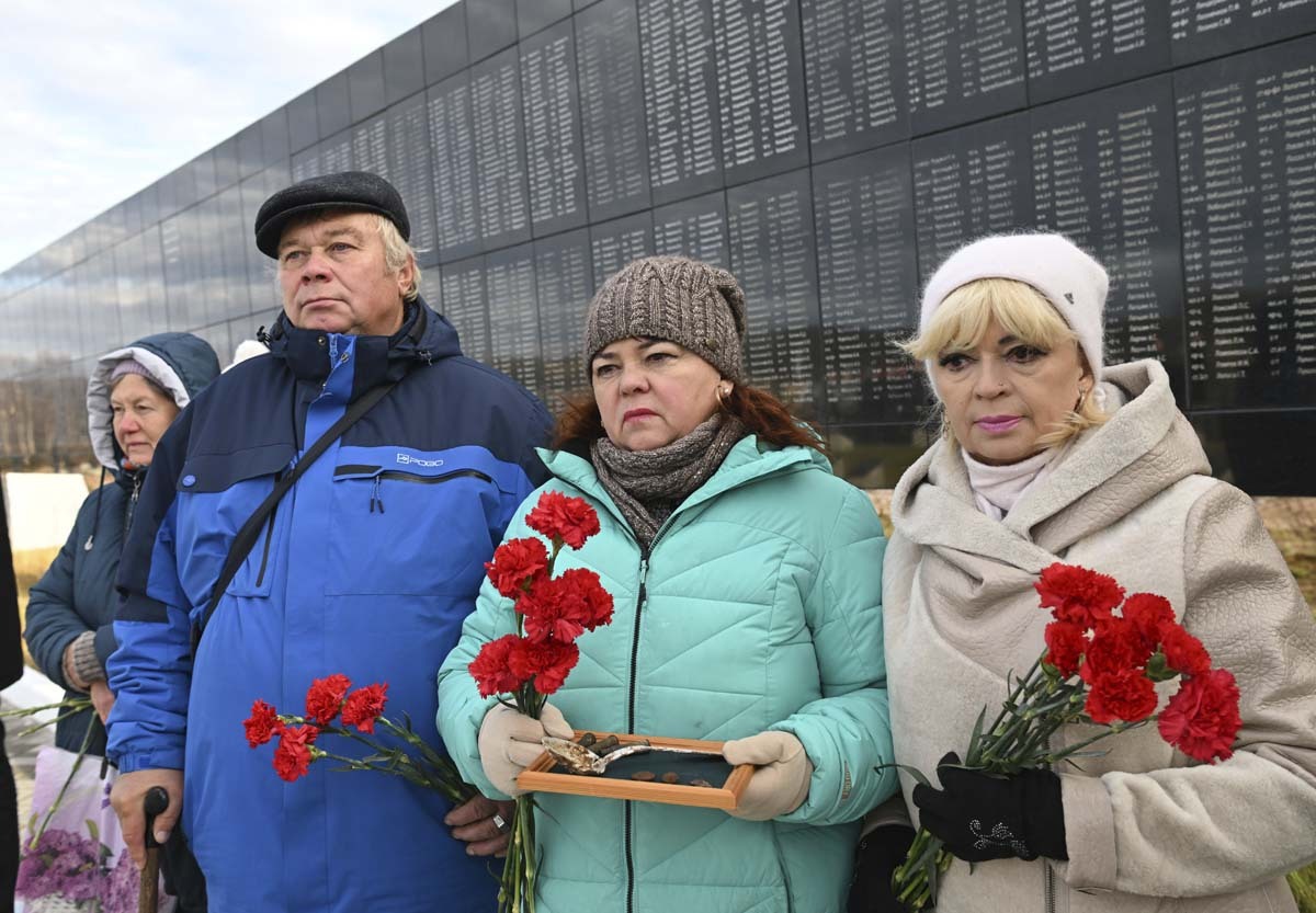 Родственники красноармейца Александра Макеева. Фото Льва Федосеева. Родственники красноармейца Александра Макеева. Фото Льва Федосеева.