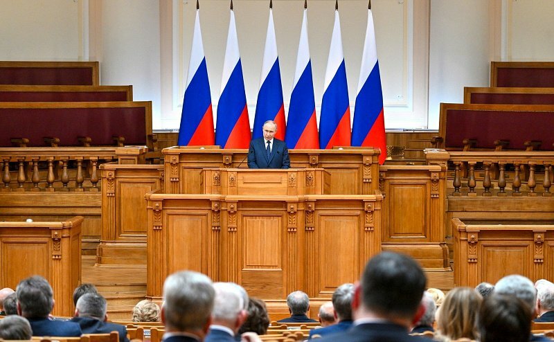 пресс-службы Госдумы РФ и Законодательного собрания Санкт-Петербурга