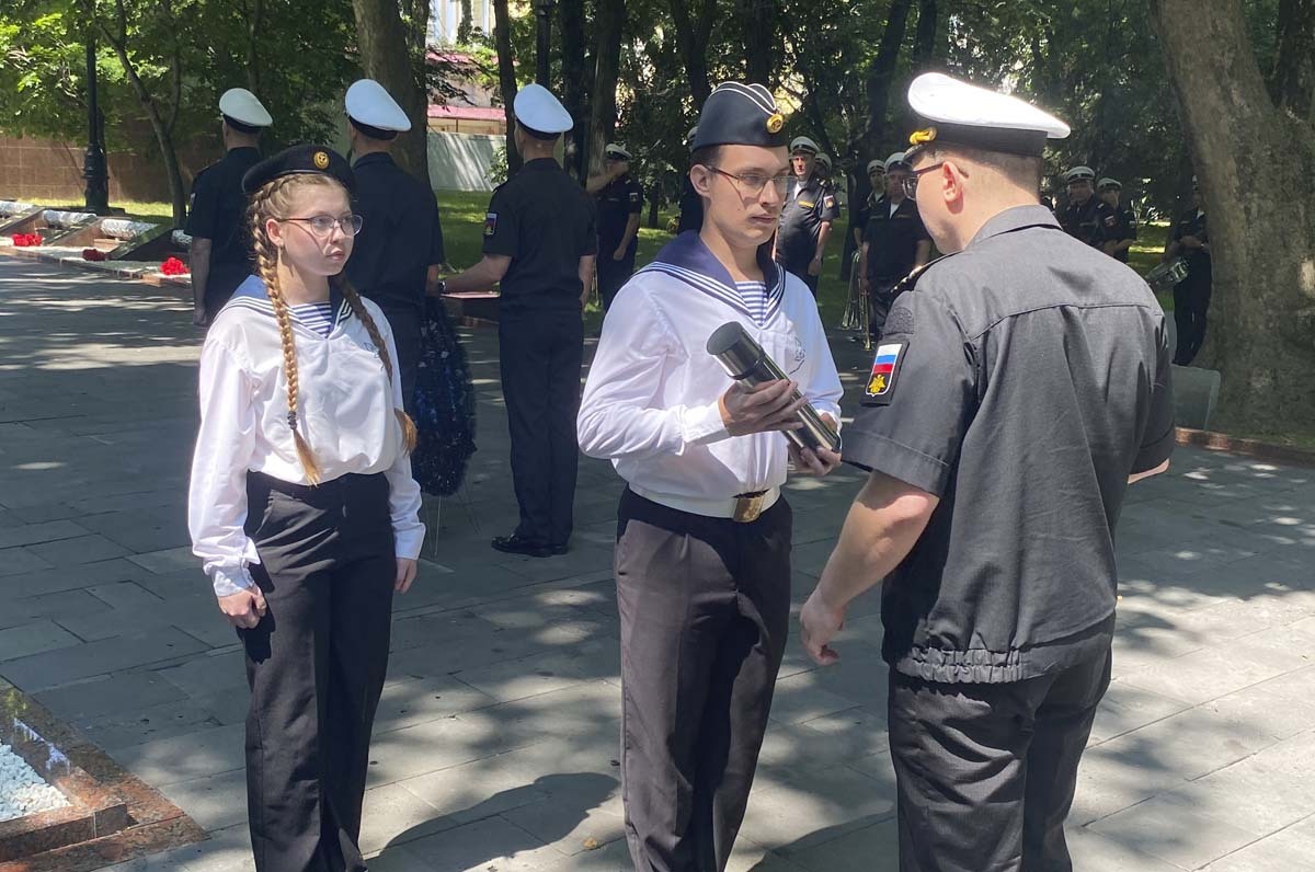 Новороссийску передана капсула с землей из Долины Славы. Фото: Илья Виноградов. Новороссийску передана капсула с землей из Долины Славы. Фото: Илья Виноградов.