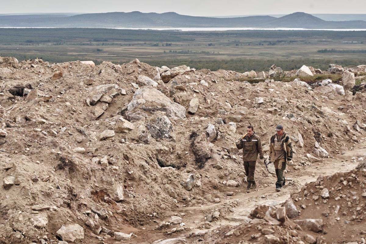 Геологи на Колмозерском месторождении. Геологи на Колмозерском месторождении.