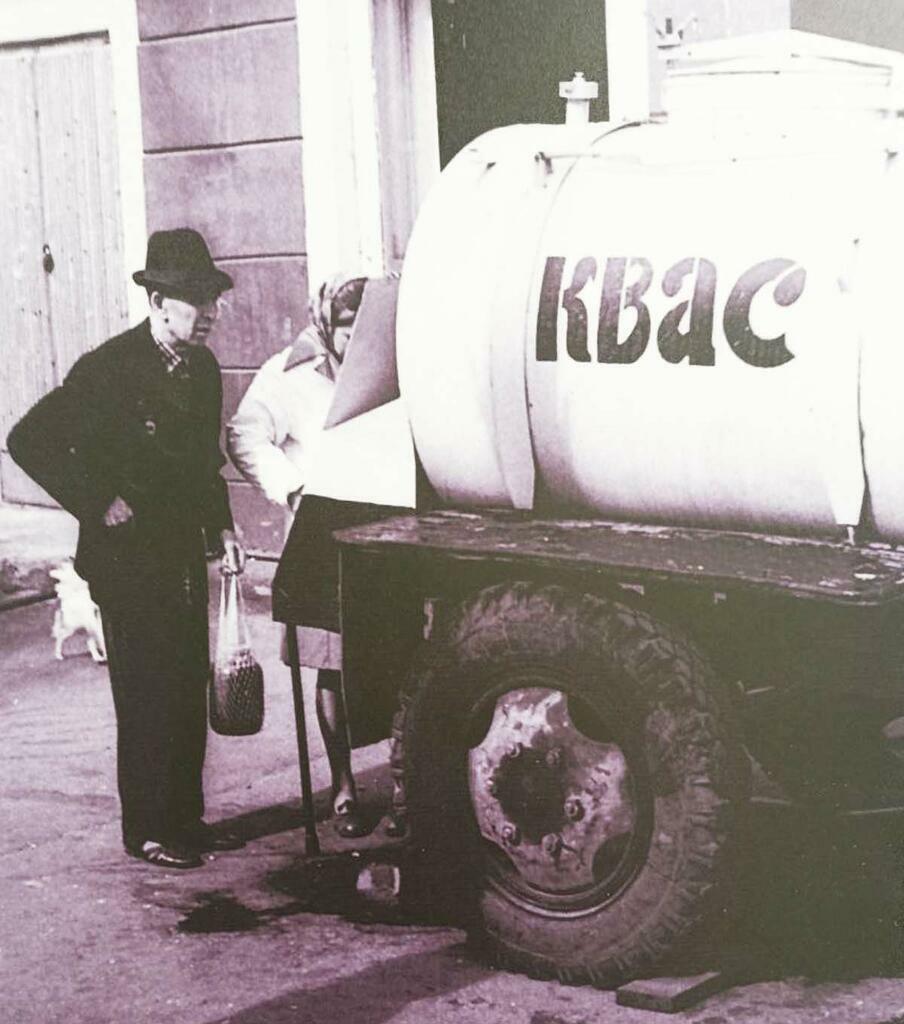 Сергея Юдкова. Продажа кваса на проспекте Ленина. 1970-1980 годы.