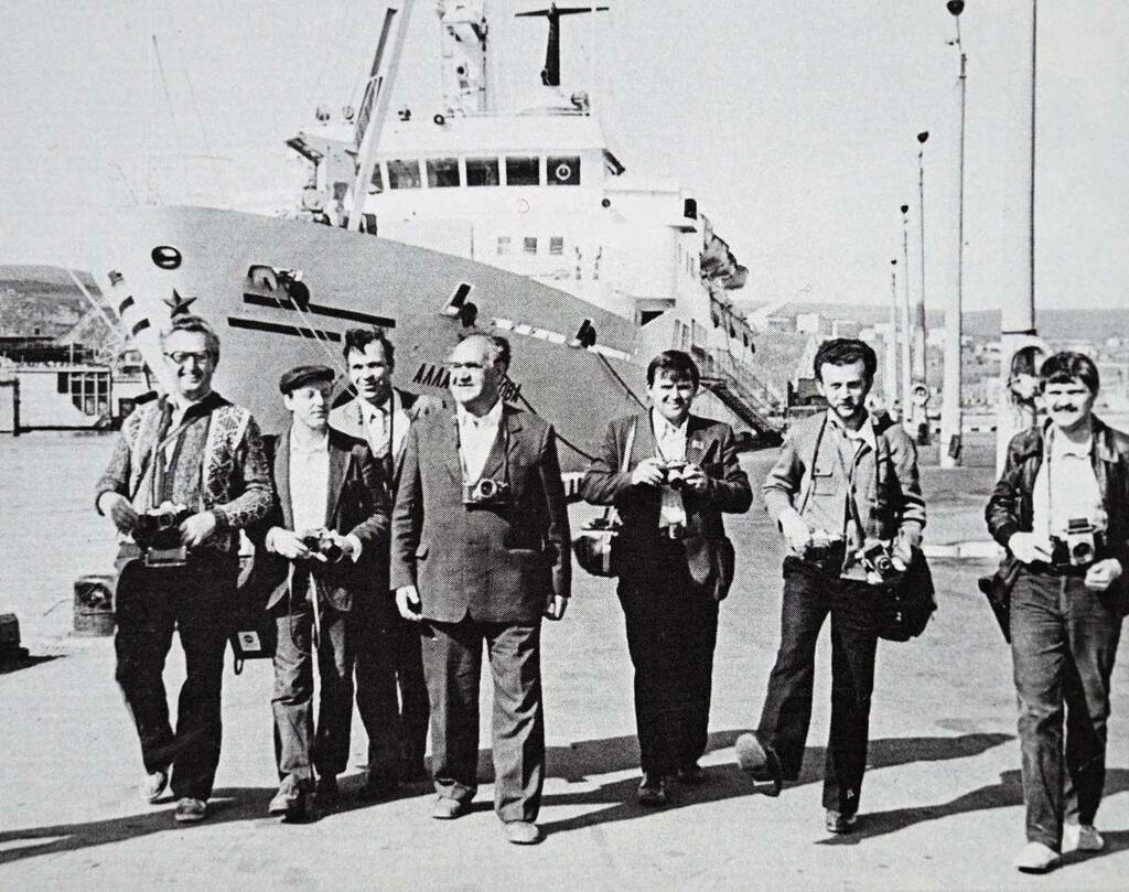 Льва Федосеева. Встреча с Евгением Халдеем, 1980 г. Слева направо: Л. Гельдерман, В. Басов, В. Стороженко, Е. Халдей, А. Попов, П. Быстров.