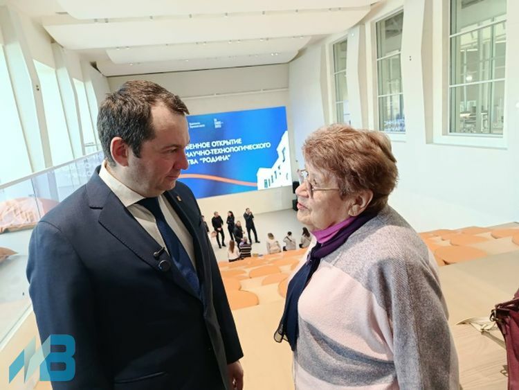 Губернатор Андрей Чибис и Инна Леонидовна Дженжер. Фото: Сергей Юдков.
