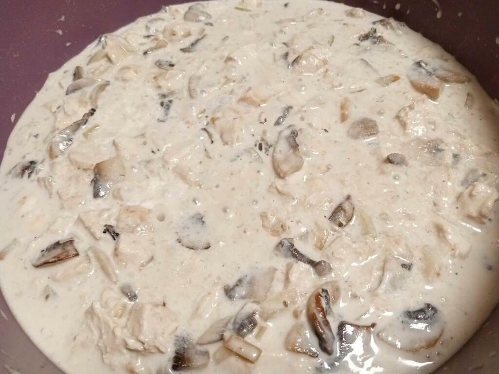 Александры Усовой. Результат - свинина с грибами, томленная в сливках.