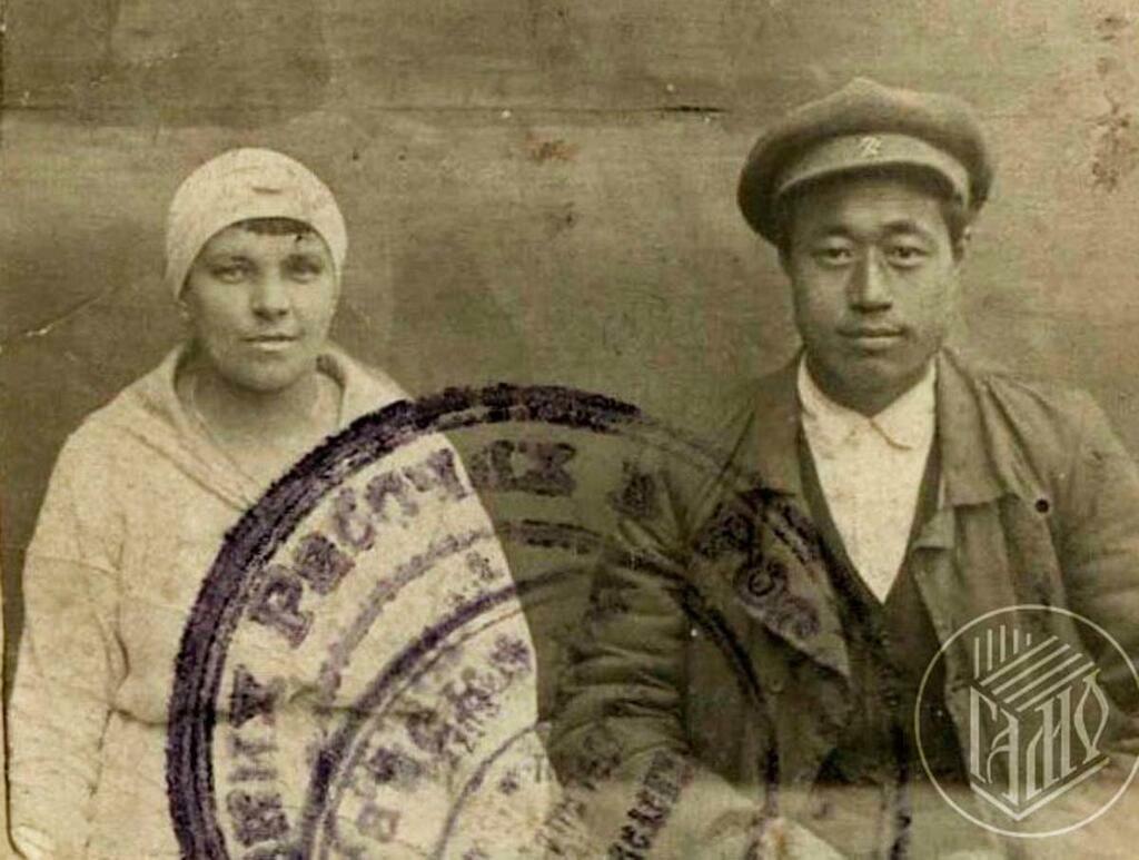 из фондов ГАМО. Русско-китайская семья.