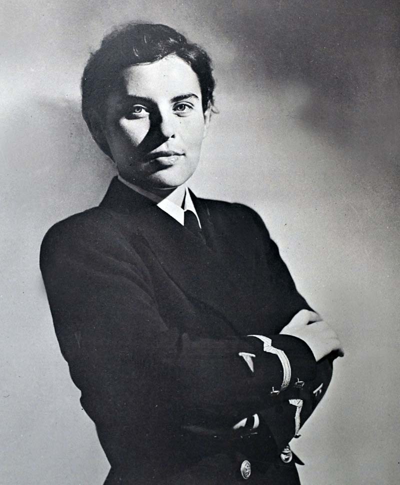 В. Орликова. Портрет на обложке журнала &laquo;Soviet Russia Today&raquo;, США, апрель1943 года.