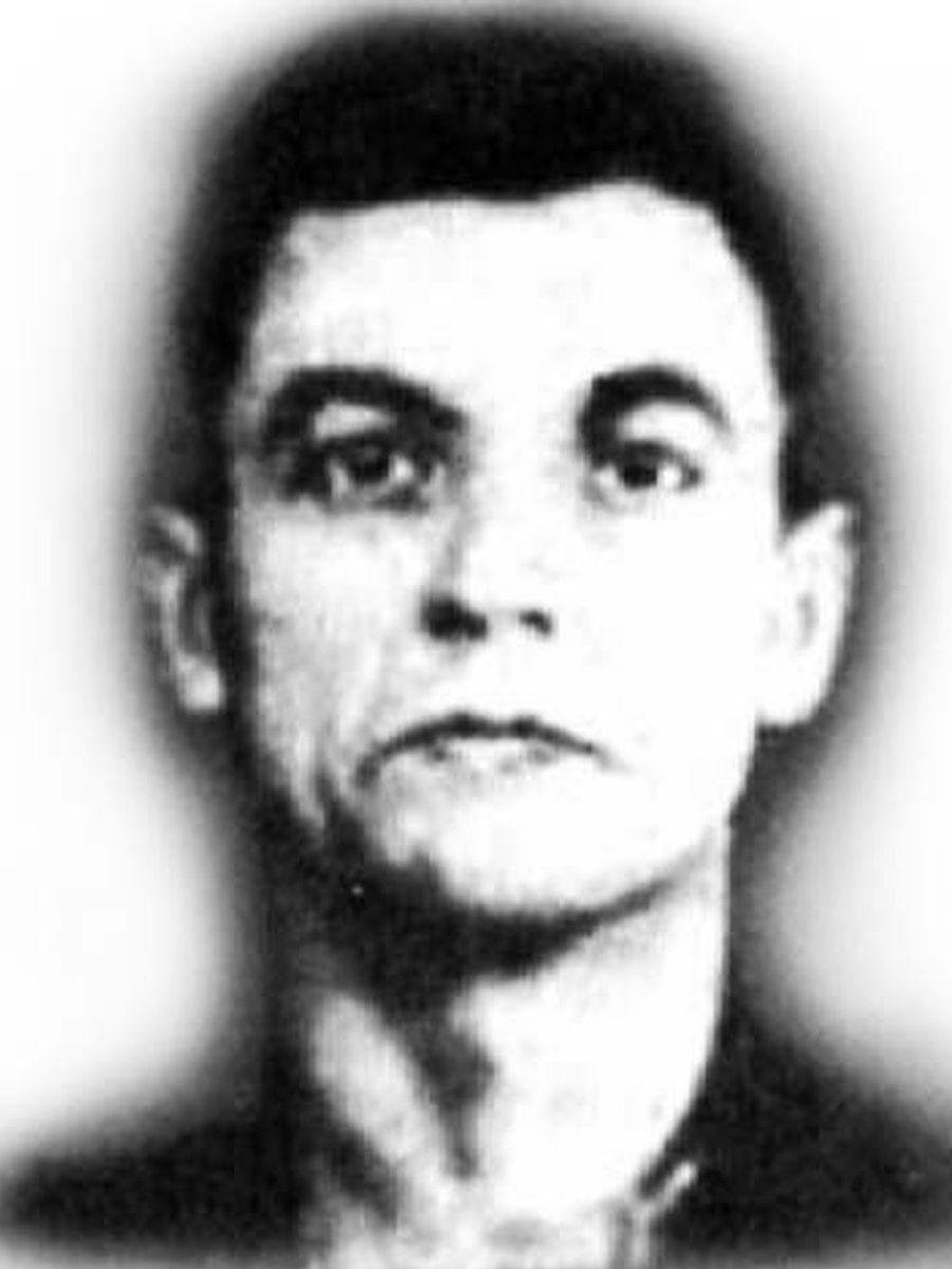 Ян Ларри.